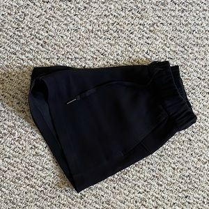 Lululemon on the fly short woven